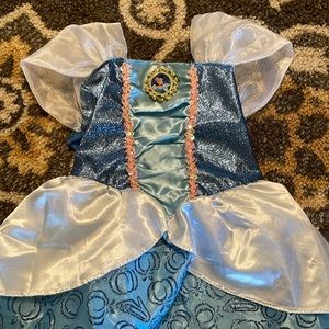 Girl’s Disney 3t Cinderella dress.